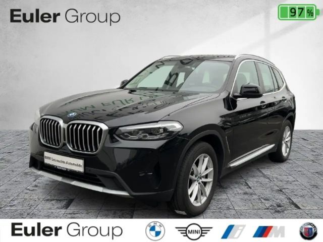 BMW X3 xDrive 30e Navi Digitales Cockpit El. Heckklappe 3 2022 Hybride / Benzine