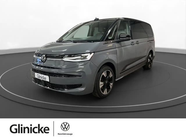 Volkswagen T7 Multivan Multivan 2.0 TSI Edition lang Pano Matrix LM 19" 2023 Benzine