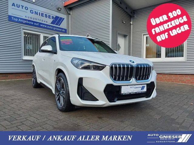BMW X1 xDrive25e M Sport AHK/ACC/SHZ/LED/PANO/PDC/KAM ... 2025 Benzine