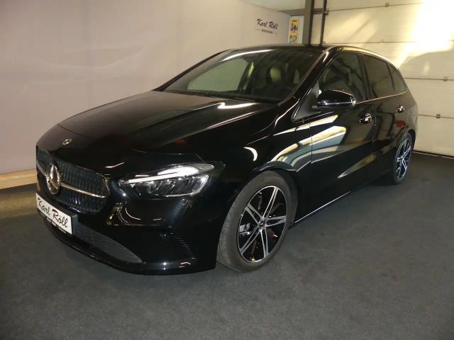 Mercedes-Benz B 180 Progressive Line Advanced, Night-Paket, Totwinkel. 2024 Benzine