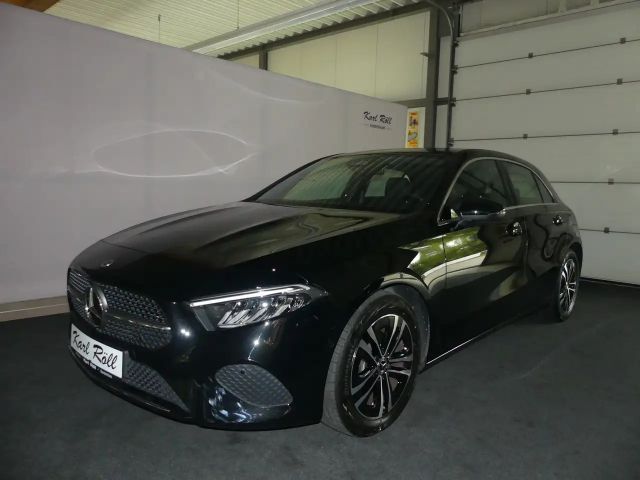 Mercedes-Benz A 180 PROGRESSIVE LINE ADVANCED, HOLZ LINDE, RFK, LED. 2024 Benzine
