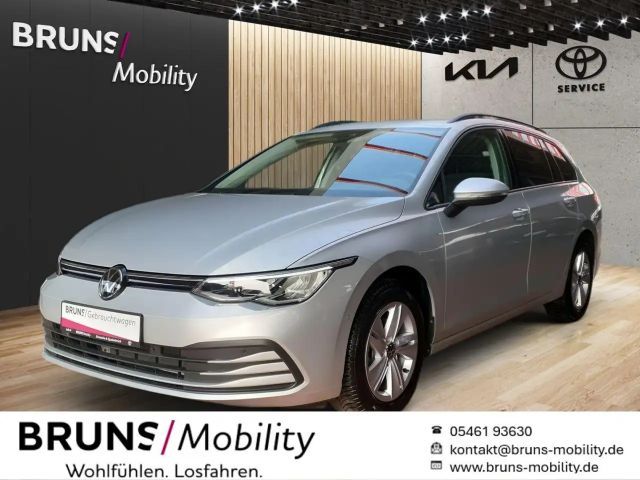Volkswagen Golf Variant GOLF VIII Variant 1.0 eTSI Life AHK ALU 17" 2023 Benzine