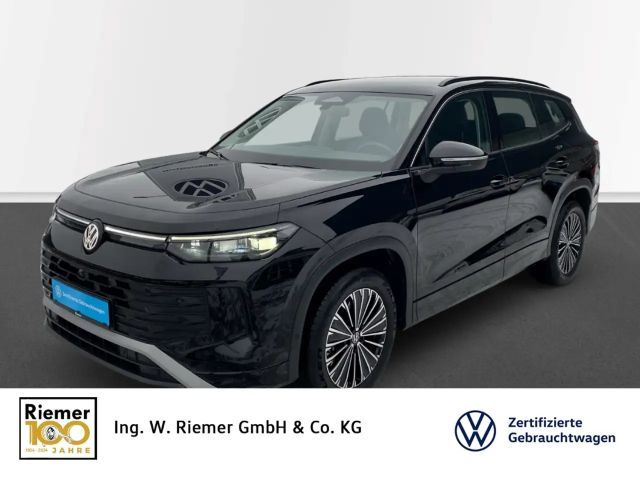 Volkswagen Tayron Life 1,5 eTSI DSG 7-Sitzer AHK Matrix Allwetter 2025 Benzine