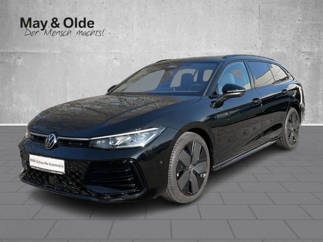Volkswagen Passat 2.0 TDI Sportpaket HUD AD StandHZG AHK-klappbar AH 2025 Diesel