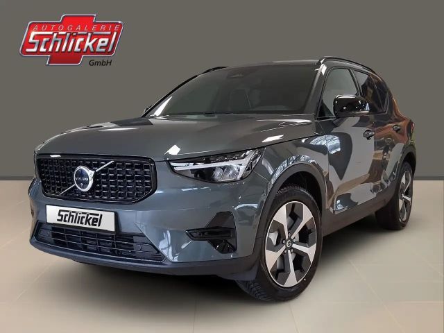 Volvo XC40 B3 Plus Dark 2WD ACC AHK Panorama-Schiebedach 19" 2026 Benzine