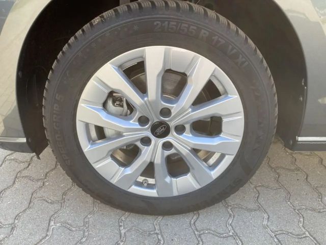 Ford Grand Tourneo