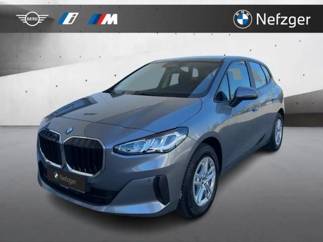 BMW 218 Active Tourer i Park-Assistent RFK 2023 Benzine