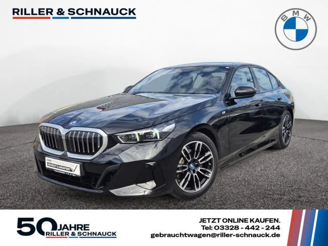 BMW 530 e M-Sport HUD+360°KAM+SITZBELÜFTUNG+HK 2024 Hybride / Benzine