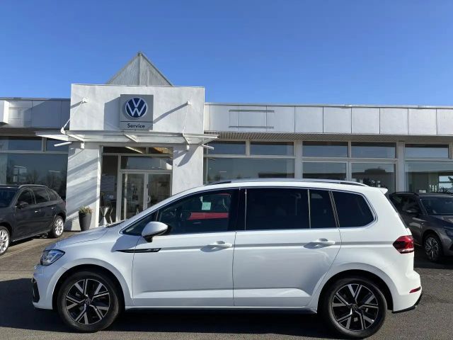 Volkswagen Touran 1.5 TSI Highline DSG 7Sitzer R-Line ACC LED 2025 Benzine