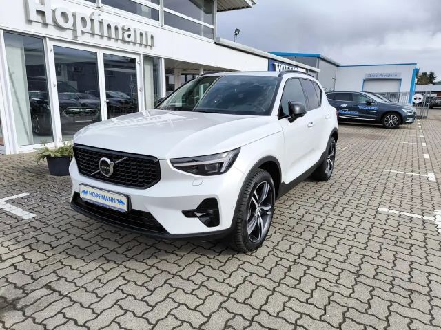Volvo XC40 B3 Benzin Plus Dark 2025 Benzine