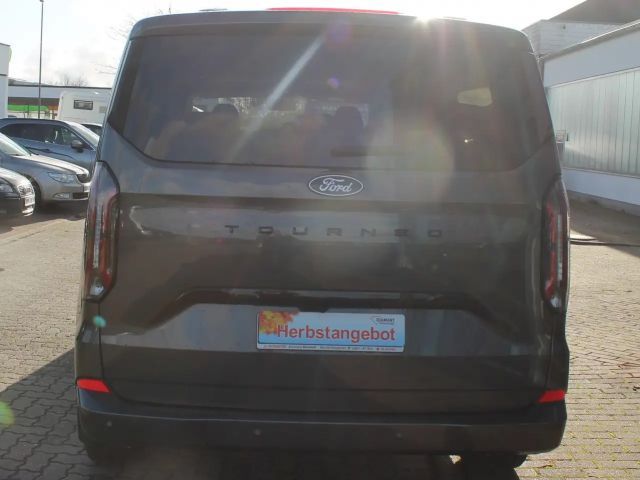 Ford Tourneo