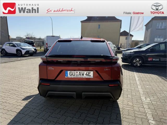 Toyota C-HR+