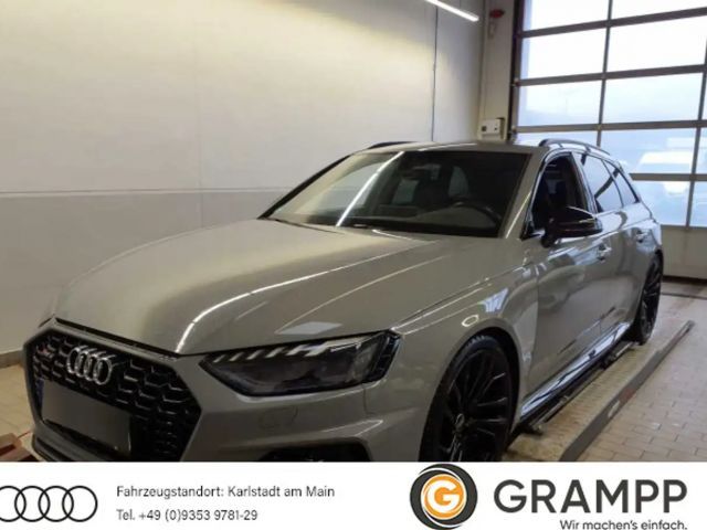 Audi RS4 +MATRIX-LED+KAMERA+VIRTUAL+MASSAGE+ 2022 Benzine