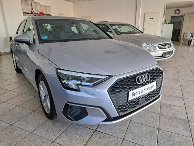 Audi A3 35 TFSI Mild-Hybrid, Autom. Navi, Sitzheizung 2023 Benzine