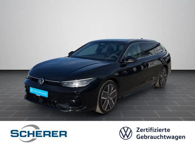 Volkswagen Passat Variant R line 2.0 TDI DSG 4M. MATRIX PAN 2026 Diesel