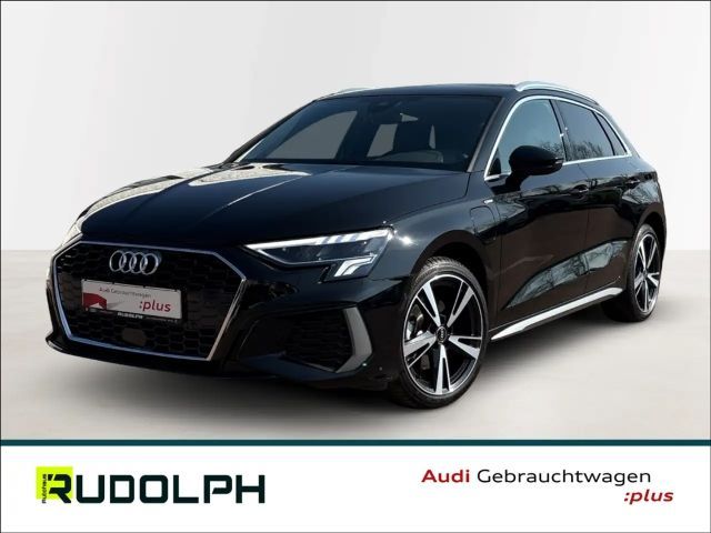 Audi A3 Sportback 40 TFSI e S line S-tronic ACC AHK PDCv+h 2022 Hybride / Benzine