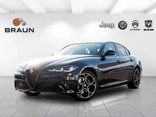 Alfa Romeo Giulia 2.0 16V AT8-Q4 INTENSA Panorama 2026 Benzine