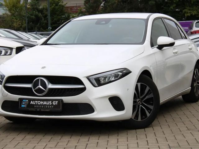 Mercedes-Benz A 180 d DCT/Navi/Klima/Sitzhzg/Tempomat/Spur/AHK 2022 Diesel