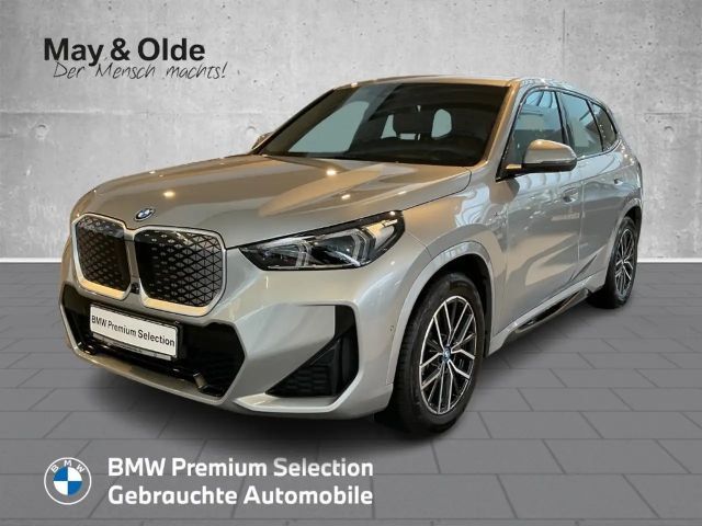 BMW iX1 xDrive30 M Sport Leder HUD AHK Navi Memory SHZ PDC 2025 Elektrisch