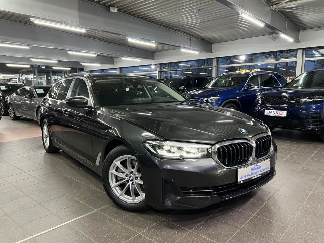 BMW 520 520d Touring Harman-Kardon+Park Assist+Klima4Z 2023 Diesel