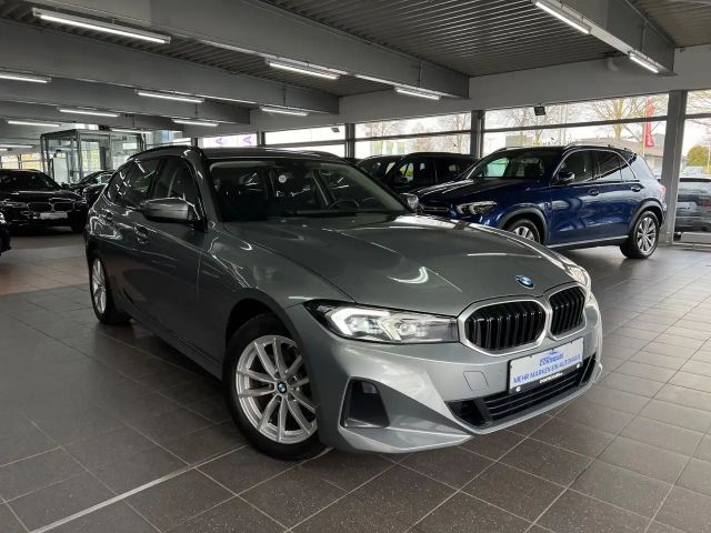 BMW 320 320d Touring xDrive Spur+Halte+LED+Live Cockpit 2023 Diesel