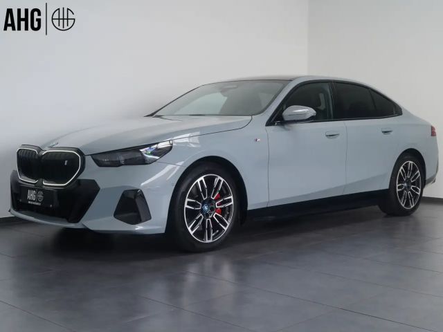 BMW i5 40 eDrive M Sport Pro Paket PANORAMA/AHK 2024 Elektrisch