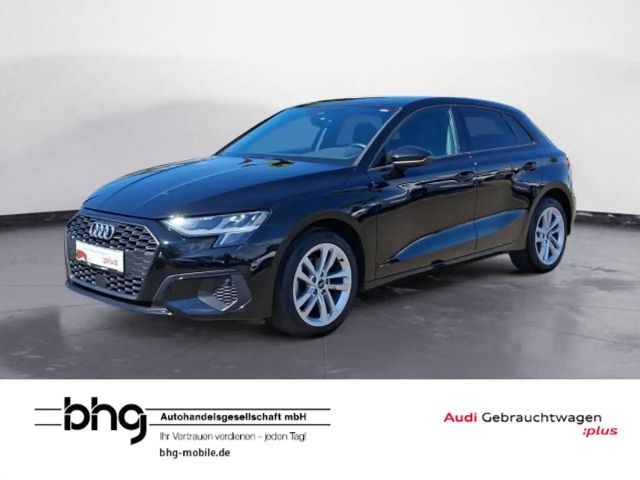 Audi A3 35 TFSI Business Navi connect LED G 2023 Benzine