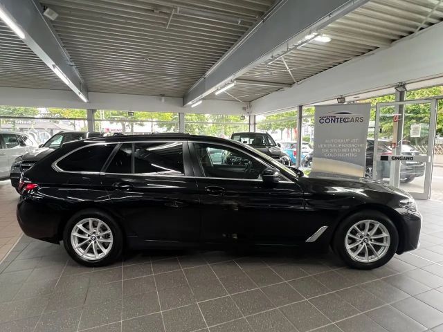 BMW 520 d Touring xD Business+Driving+Park Assist 2022 Diesel