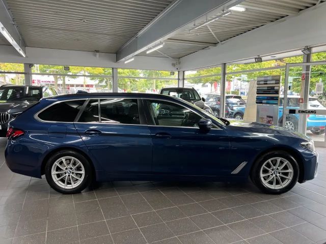 BMW 520 520d Touring AHK+DAP+HuD+Park Assist+Dakota+HaKa 2023 Diesel