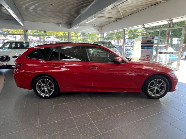 BMW 318 d Touring LED+Sensatec+Harman-Kardon+DA uvm. 2023 Diesel