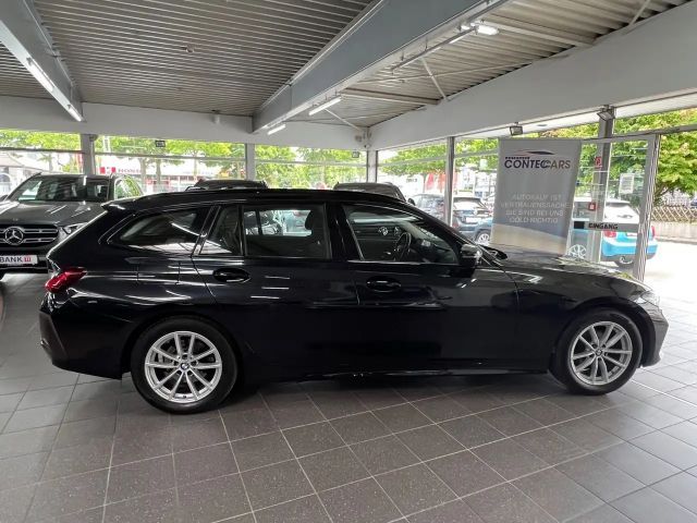 BMW 318 318d Touring Facelift+Keyless+Hifi+KurvenDISPLAY 2022 Diesel