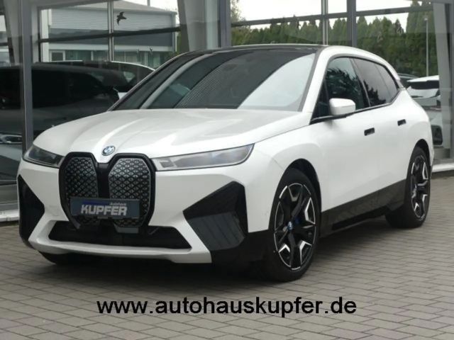 BMW iX xDrive50 Sportpak.AHK°LASER°PANO°22-Massage 2023 Elektrisch