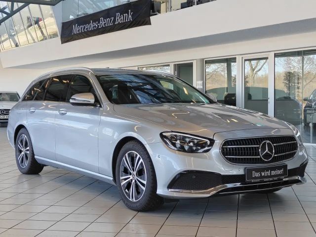 Mercedes-Benz E 200 T Avantgarde DISTRONIC+LED+FAHRASSISTENZ++ 2022 Benzine