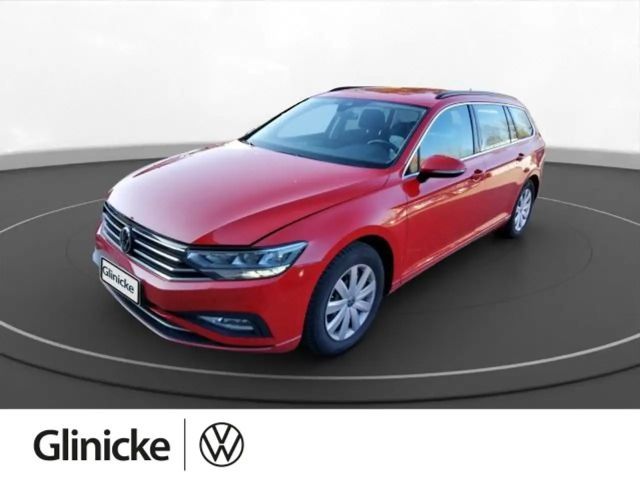 Volkswagen Passat Variant 2.0 TDI DSG Navi RüKa SiHz ACC 2023 Diesel