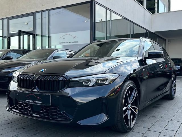 BMW 320 i Touring M Sport | Panorama | 360° | AHK 2025 Benzine