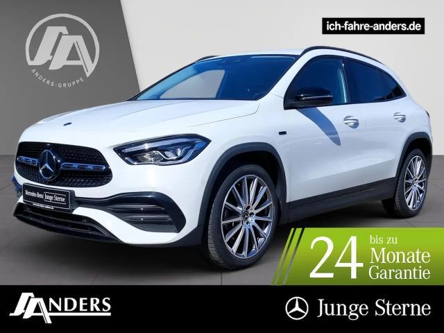 Mercedes-Benz GLA 250 e AMG+Night+Kamera+KeyLess+LED+Navi+PDC 2021 Hybride / Benzine
