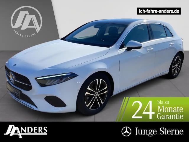 Mercedes-Benz A 180 PROGR+KAM+LED+NAVI+PANO+SHZ+SPIEG-PAK 2025 Benzine