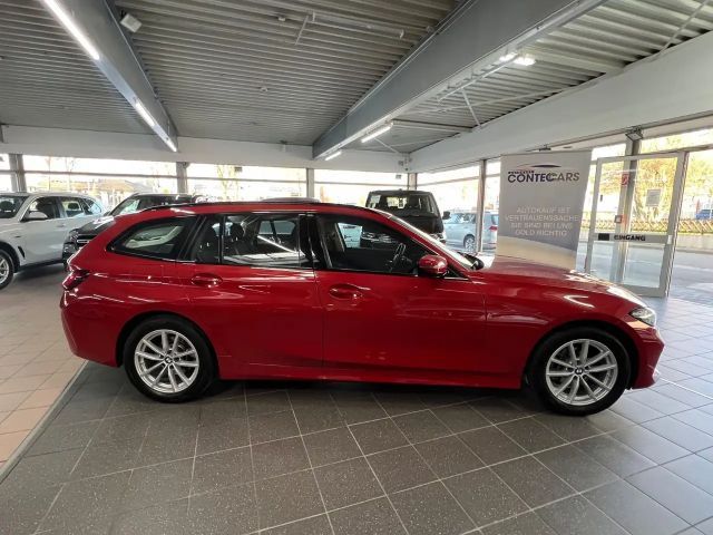 BMW 318 d Touring Facelift+Curved+Assistant+Panroama 2022 Diesel