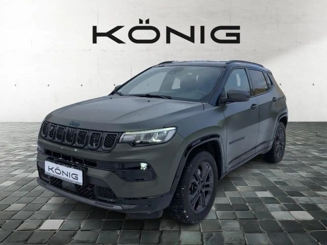 Jeep Compass PHEV 80th Allrad, Automatik 2022 Hybride / Benzine
