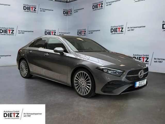 Mercedes-Benz A 220 d AMG*8G*MBEAM*PANO*WIDE*KAM*BURM*SPUR*NAV 2023 Benzine