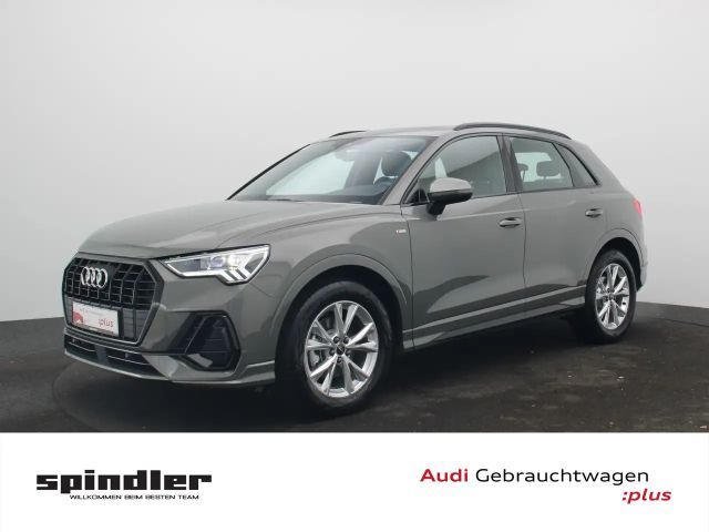 Audi Q3 S-Line 35 TFSI S-tronic / LED, Pano, AHK, RFK 2025 Benzine