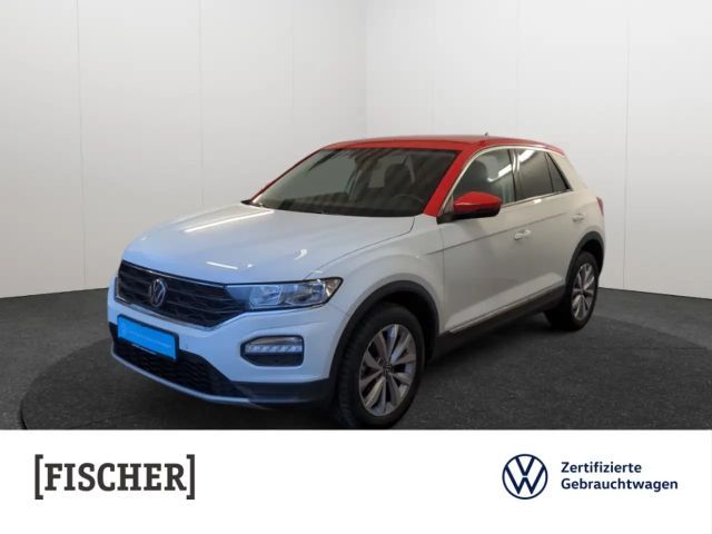 Volkswagen T-Roc 1.0TSI Style AHK STHZ Carplay SHZ Rear View PDC 2021 Benzine