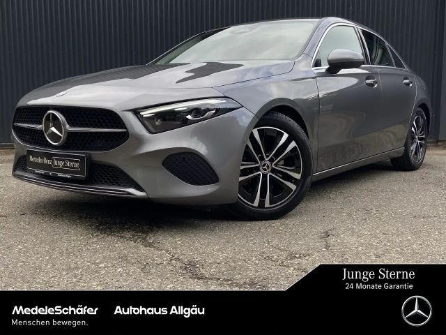 Mercedes-Benz A 180 A 180 d Limousine Progressive Distronic Memory LED 2025 Diesel