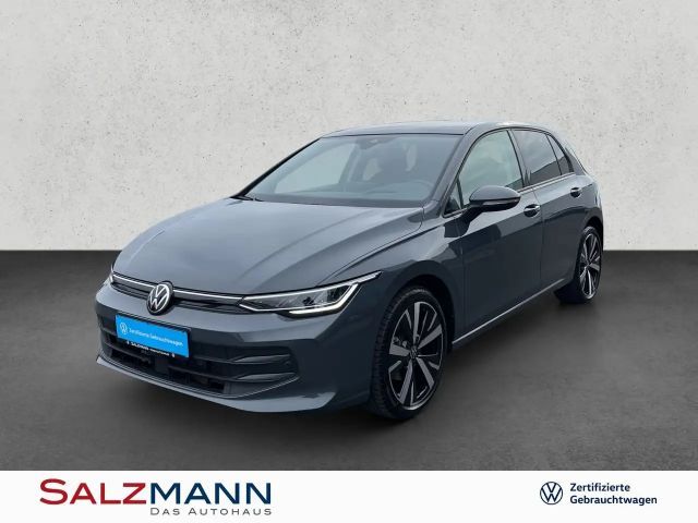 Volkswagen Golf VIII 1.5 eTSI DSG Navi, AHK, Dach, Sthzg, K 2025 Benzine