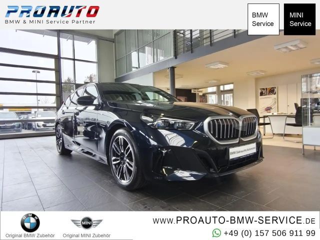 BMW 520 i Tou.M Sport HK/Dr.Assist+/RFK/ACC 2025 Benzine