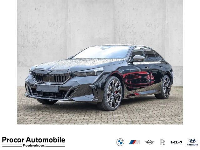 BMW 540 d xDrive M Sport Pro 21" Sitzbelüftung 360° B/W So 2026 Diesel