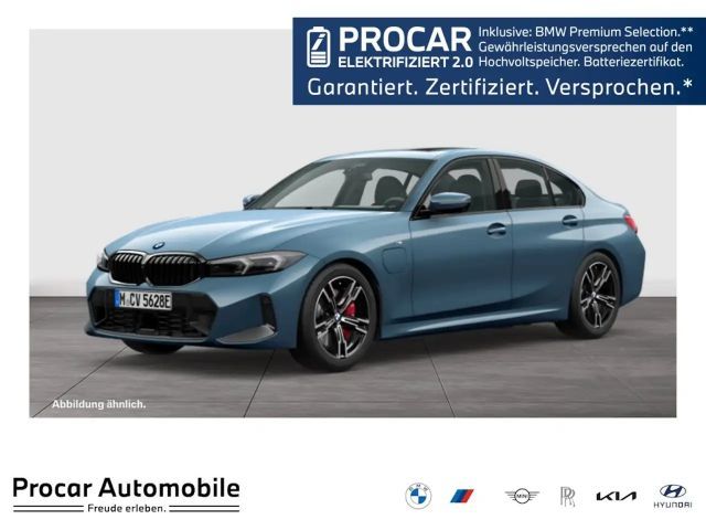 BMW 330 e xDrive M Sport PRO GSD AHK DAP PA+ ad.LED LCProf 2025 Hybride / Benzine