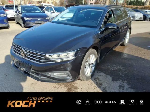 Volkswagen Passat Variant 1.5TSI Business DSG Navi LED AHK 2021 Benzine