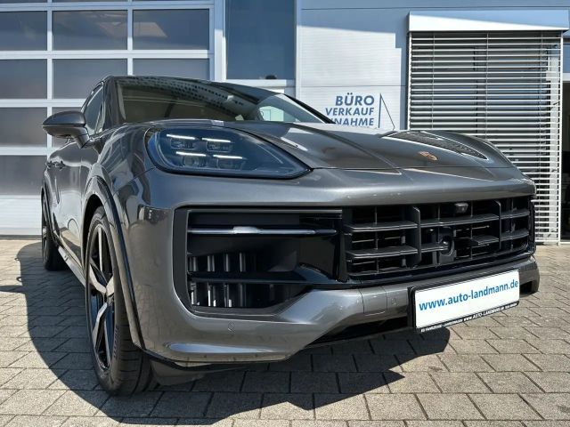 Porsche Cayenne GTS Coupé DE-FZG STHZG HEAD-UP AHK MWST 2024 Benzine