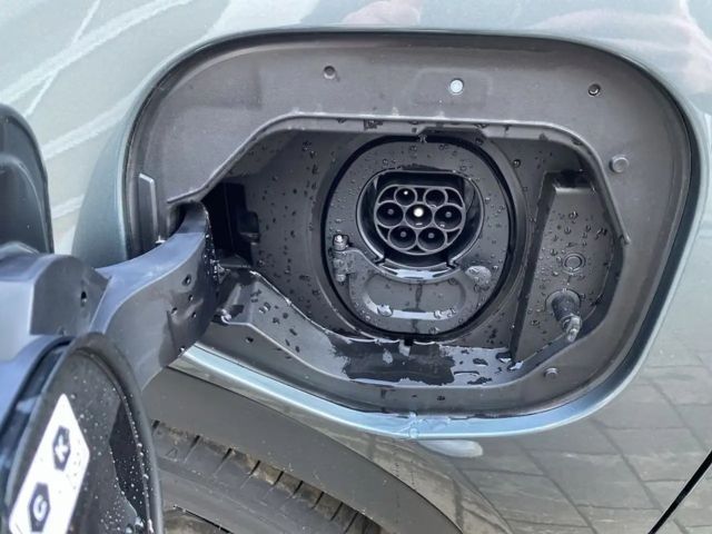Toyota C-HR+